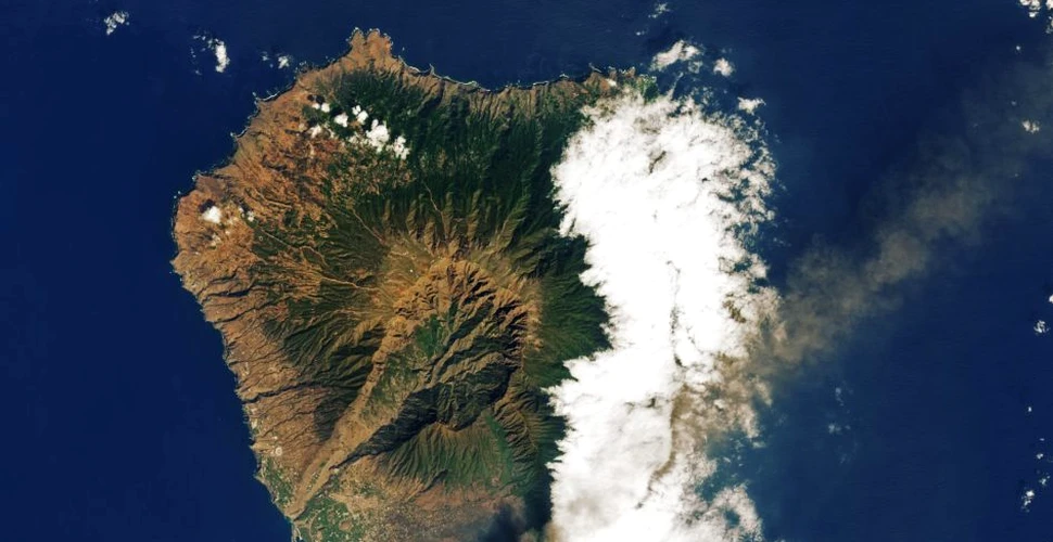 Lavă strălucitoare și fum după erupția vulcanului din insula La Palma. Ce se vede din satelit