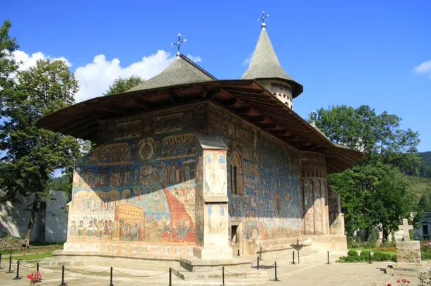 Mănăstirea Voroneţ se află, alături de alte biserici pictate din nordul Moldovei, pe lista patrimoniului cultural mondial a UNESCO.