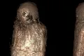 O mumie antică înfășurată într-un cocon nemaivăzut până acum, descoperită de arheologi