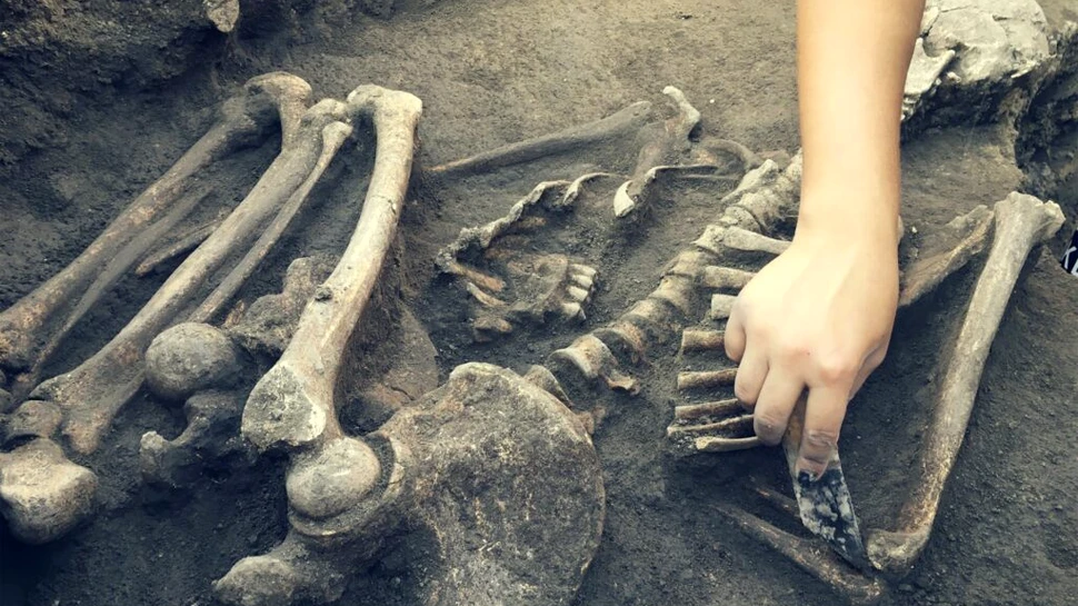 Misterul unui cadavru de 2.000 de ani, dezvăluit de ADN
