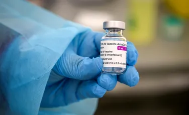 Austria suspendă vaccinarea cu un lot de AstraZeneca după ce o femeie de 49 de ani a murit