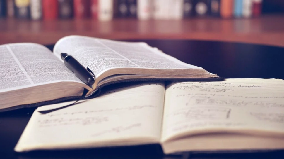 Un elev de 11 ani a publicat o carte despre cum putem face față durerii și anxietății