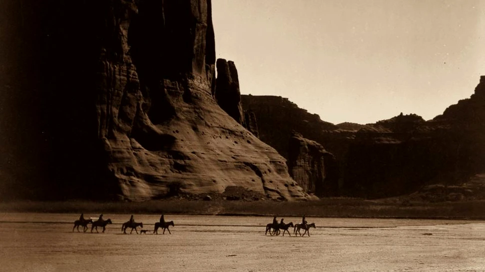 Fotografiile de la începutul secolului XX arată cultura uimitoare a amerindienilor – GALERIE FOTO