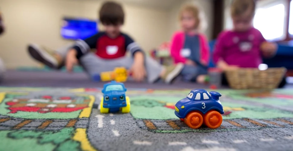 Un studiu global asupra jucăriilor din plastic a descoperit peste 100 de substanțe care i-ar putea afecta pe copii