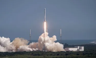 Realizare ISTORICĂ: SpaceX a reuşit aterizarea unei rachete pe o platformă marină, la punct fix – VIDEO