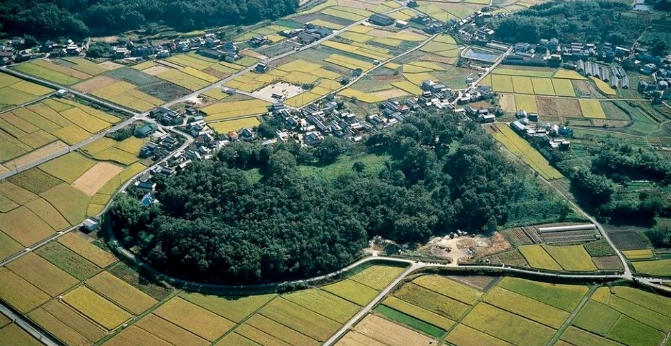 Kofun, movilele de pământ sub forma găurii de cheie din Japonia care uimesc privitorii – Galerie Foto