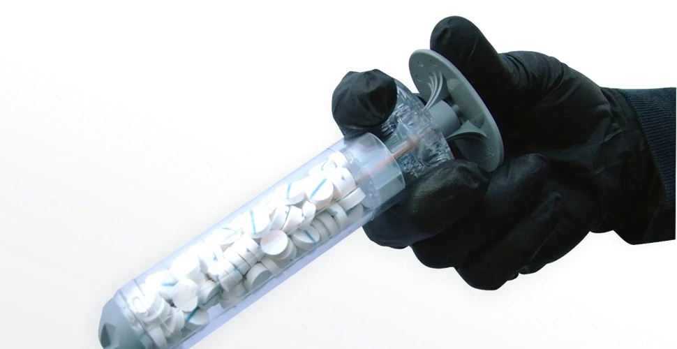 Invenţie inedită: seringa cu mini-bureţi injectabili ce sigilează în 15 secunde rana produsă de glonţ!
