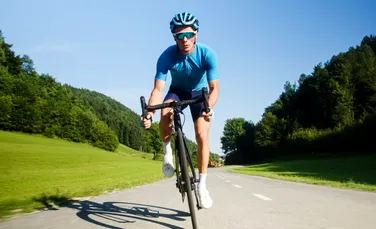 Siguranța pe bicicletă: 5 echipamente esențiale pentru protecție