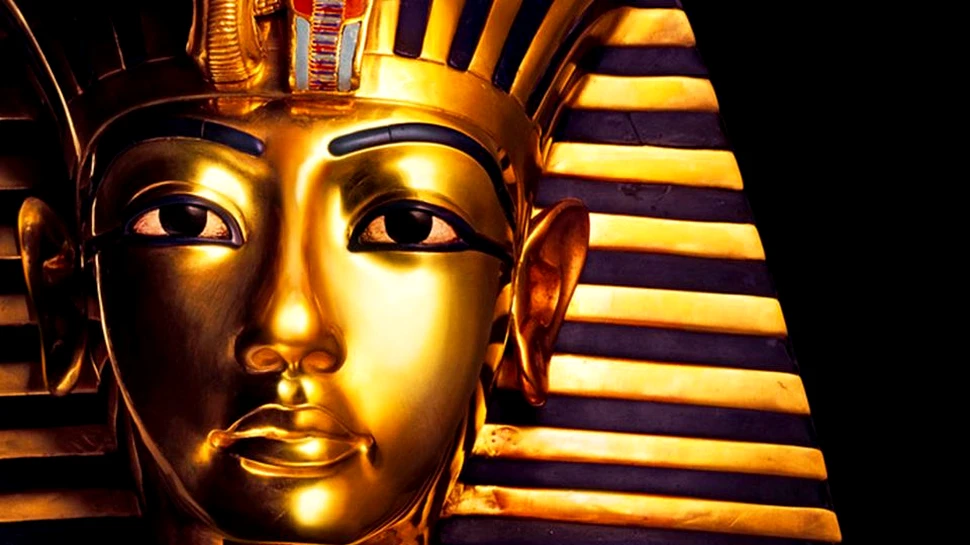 Oamenii de ştiinţă italieni au confirmat că pumnalul descoperit printre bandajele cu care a fost înfăşurat trupul lui Tutankhamon a fost confecţionat dintr-un material ,,provenit din cer” – FOTO