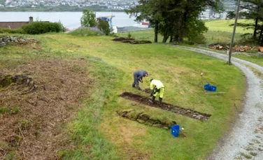 O movilă funerară aparent goală ascunde o navă vikingă veche de 1.200 de ani