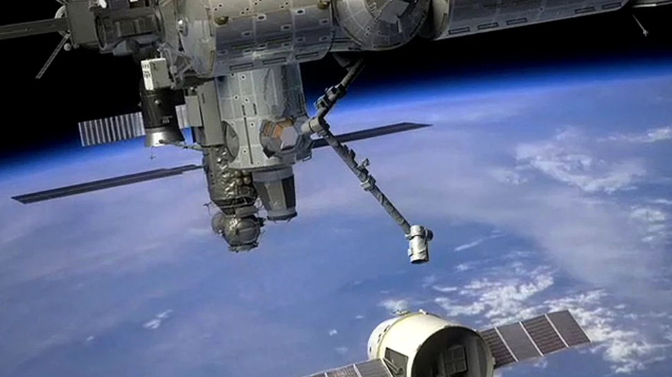 SpaceX a semnat primul ei contract cu NASA care îi permite să trimită astronauţi pe ISS