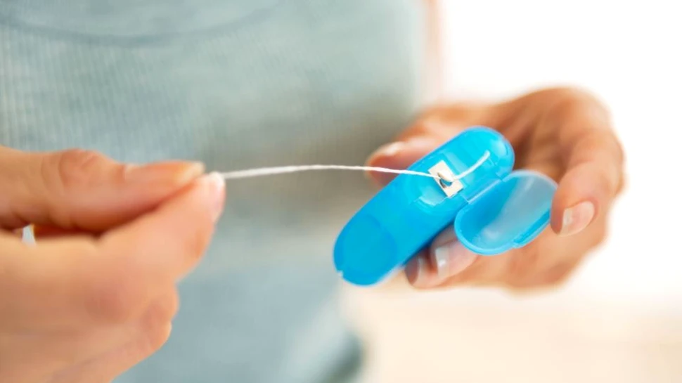 Modul în care o gamă variată de produse, de la aţa dentară la mobilier, ne afectează sănătatea din cauza chimicalelor conţinute