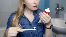 Pasta de dinți făcută din păr ar putea fi viitorul sănătății dentare