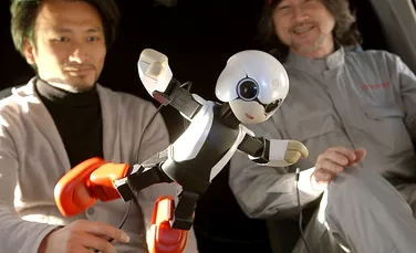 „Un pas mare pentru roboţi”: micuţul android japonez Kirobo va pleca în spaţiu în luna august (VIDEO)