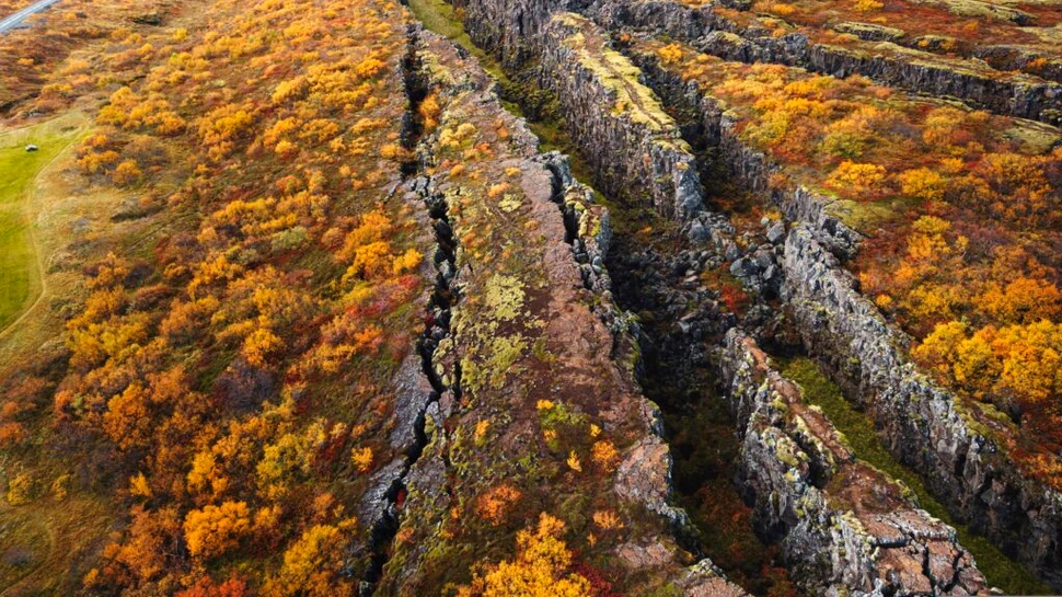 Este Pământul singura planetă din Sistemul Solar cu plăci tectonice?