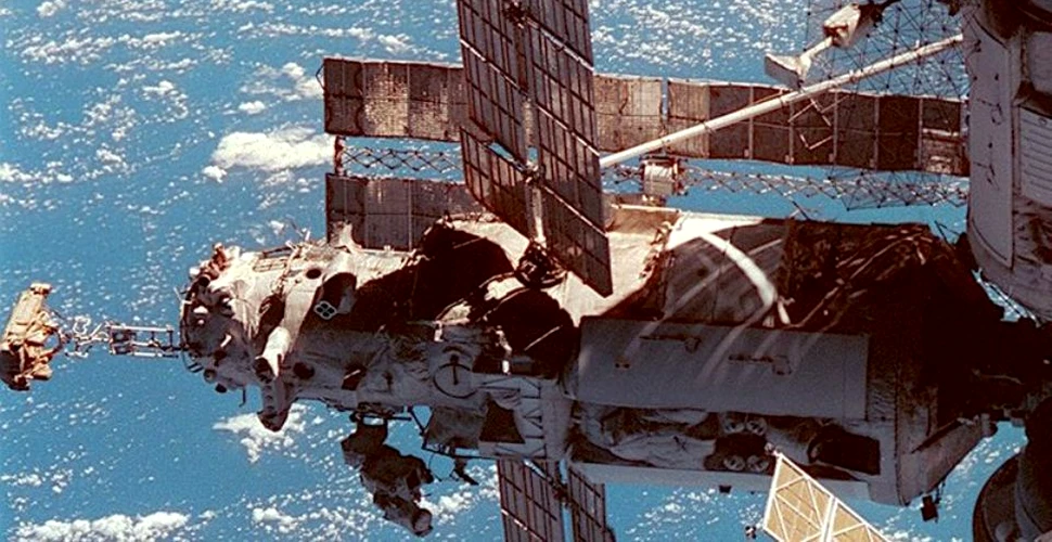 Au trecut 21 ani de când Staţia Spaţială MIR, a ruşilor, s-a prăbuşit în flăcări în ocean – VIDEO