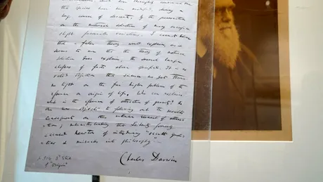 Un document rar al lui Charles Darwin, printre puținele semnate de acesta, scos la licitație pentru un preț record