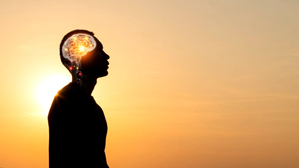 Nostalgia tinereții: De ce ne întoarcem cu mintea în trecut și cum ne ajută asta să îmbătrânim mai bine