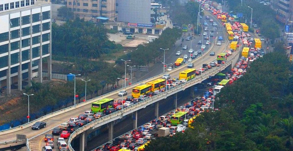 Crezi că traficul din oraşul tău este infernal? Chinezii petrec aproape acelaşi timp în trafic cât îl petrec la locul de muncă