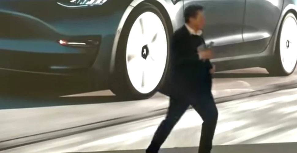 Ce altceva mai face Elon Musk? Scrie şi interpretează muzică dance electronică