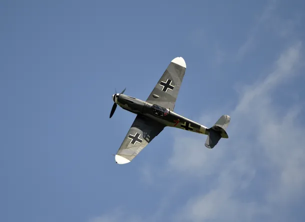 Un avion german de vânătoare de tip Messerschmidtt