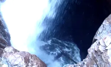 Misterul unui fenomen bizar din ”Cazanul Diavolului,” în care apa care se scurge în nimic, a fost rezolvat – VIDEO