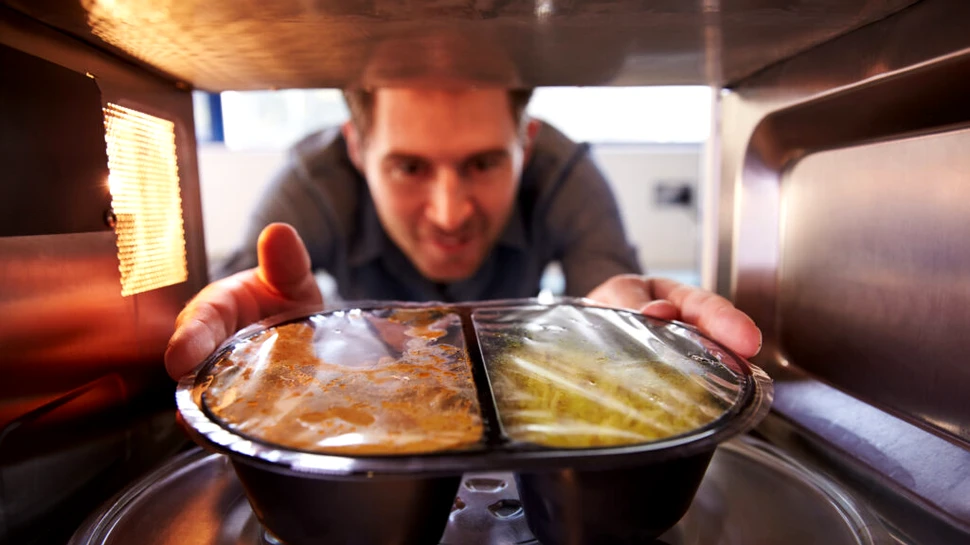 Mit și adevăr: Cum funcționează cuptorul cu microunde?