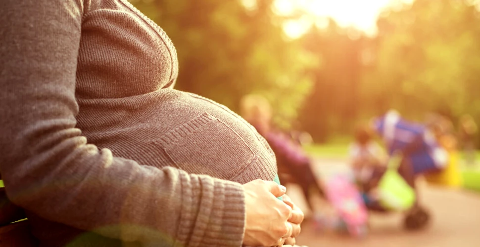 Femeile însărcinate, expuse la substanțe chimice care cresc riscul de cancer