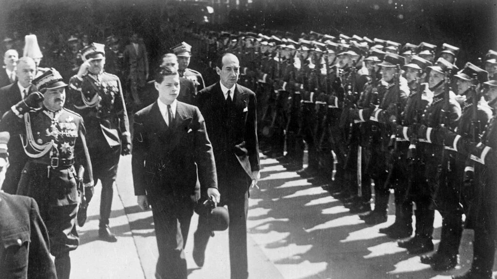 Sfârşitul monarhiei în România. În ce condiţii a avut loc abdicarea regelui Mihai I