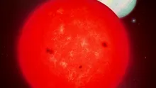 O stea minusculă a dat naștere unei planete gigantice; cercetătorii încearcă să afle cum a fost posibil