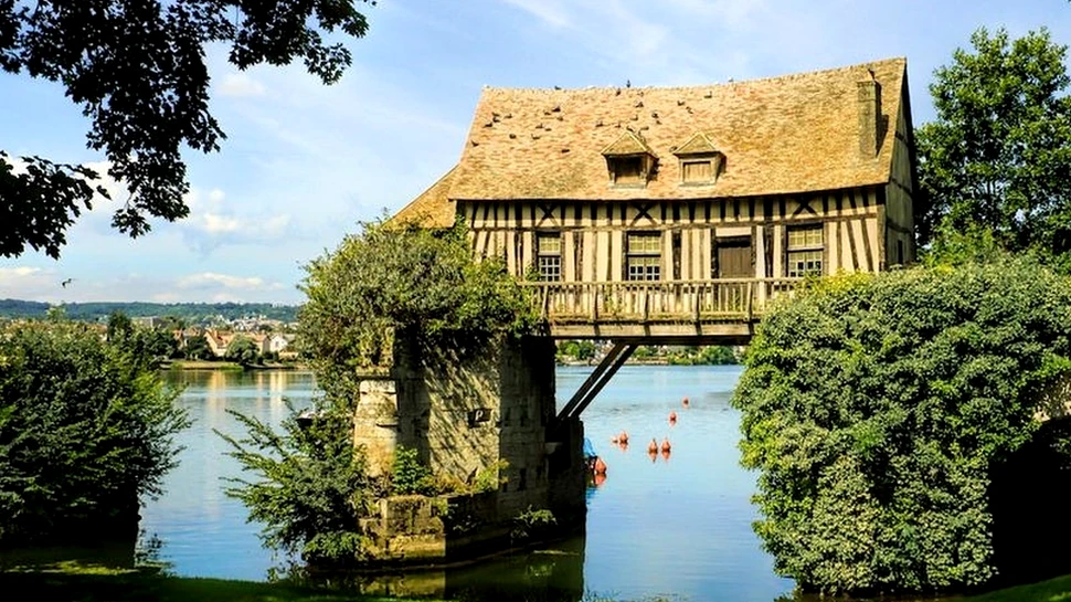 Moara Veche de la Vernon, simbolul care a supravieţuit războaielor ultimelor sute de ani – FOTO