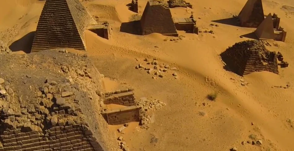 Piramidele mai puţin cunoscute ale Africii, vechi de 3.000 de ani. Imagini incredibile surprinse de o dronă în Sudan – VIDEO