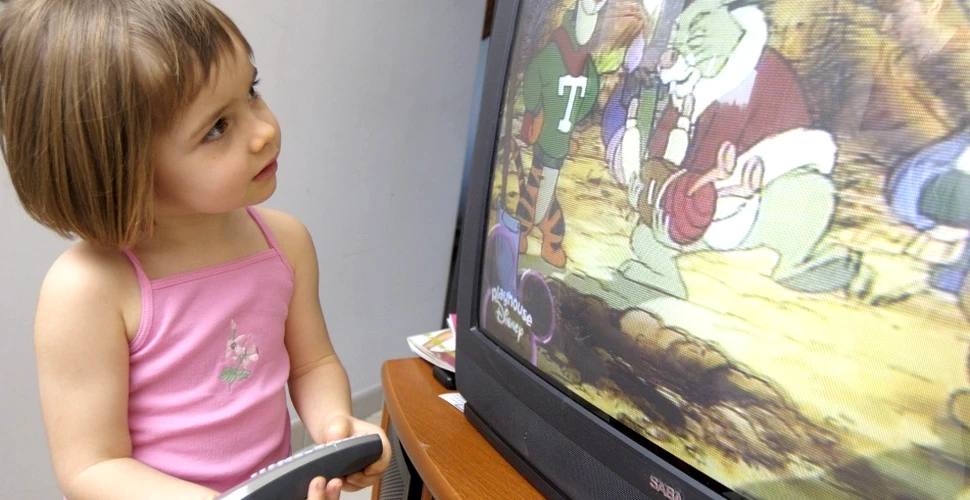 Ce se întâmplă în creierul copiilor care se uită mult la televizor?