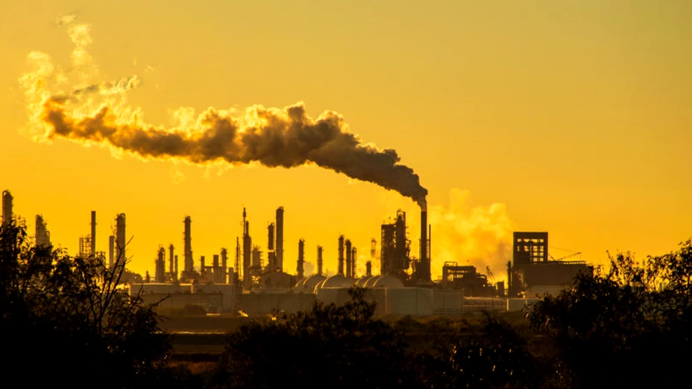 Ce cred tinerii români despre măsurile guvernamentale mai aspre privind mediul?