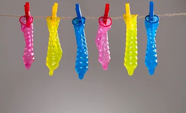 Extratereştrii vor avea acces la prezervative pentru a întreţine contacte sexuale cu oamenii! Campanie inovativă de popularizare a metodelor contraceptive