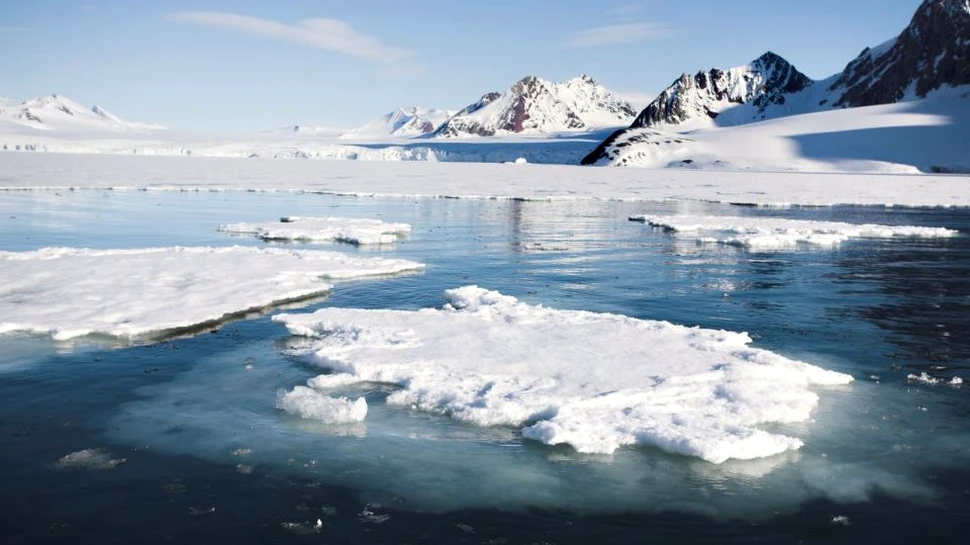 O ”pătură” geotermală misterioasă de sub Antarctica încălzeşte calota glaciară