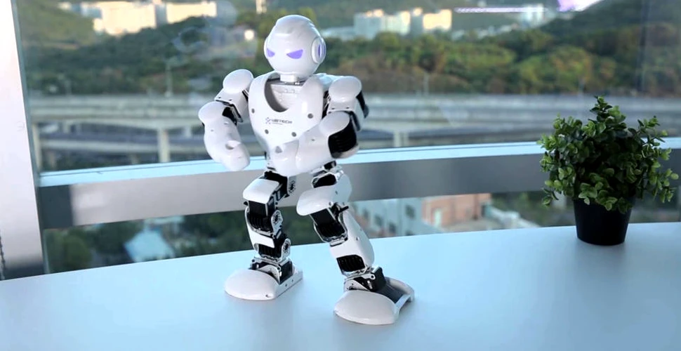 Roboţii umanoizi Alpha 1S, aduşi în premieră în România şi Europa – VDEO