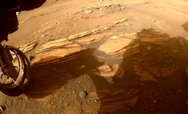 Roverul Perseverance a descoperit roci misterioase, ascunse într-un lac marțian antic