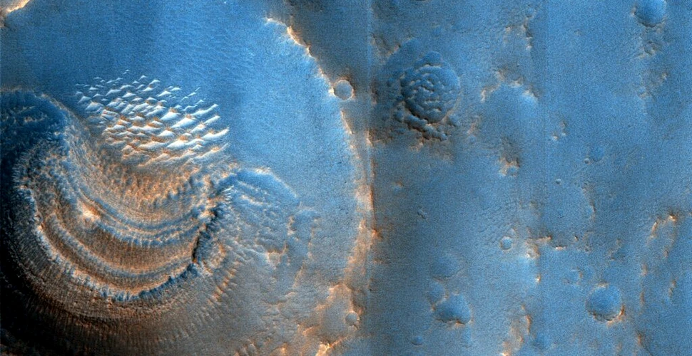 Forme misterioase în craterele lui Marte, fotografiate de Mars Reconnaissance Orbiter