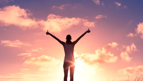 Cum să fii un om mai bun? Mic ghid de bunăvoință pentru vremuri iritate și agitate