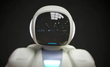 Tot mai mulți tineri preferă să vorbească cu Inteligența Artificială în loc să vorbească cu alți oameni