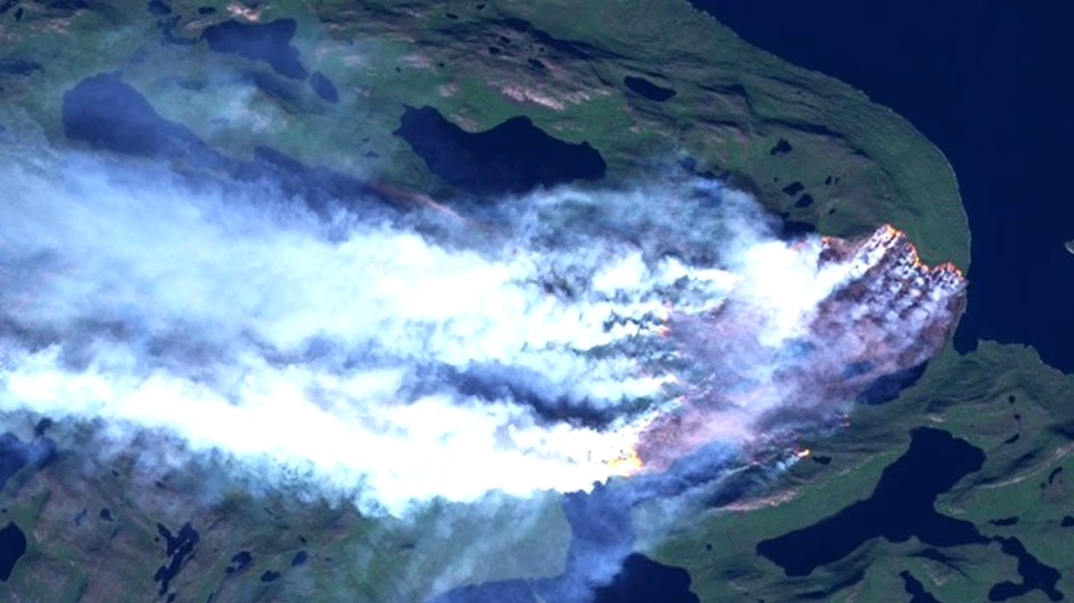Experţii sunt îngrijoraţi: în Groenlanda, unul dintre cele mai reci locuri de pe Pământ, are loc cel mai mare incendiu înregistrat vreodată