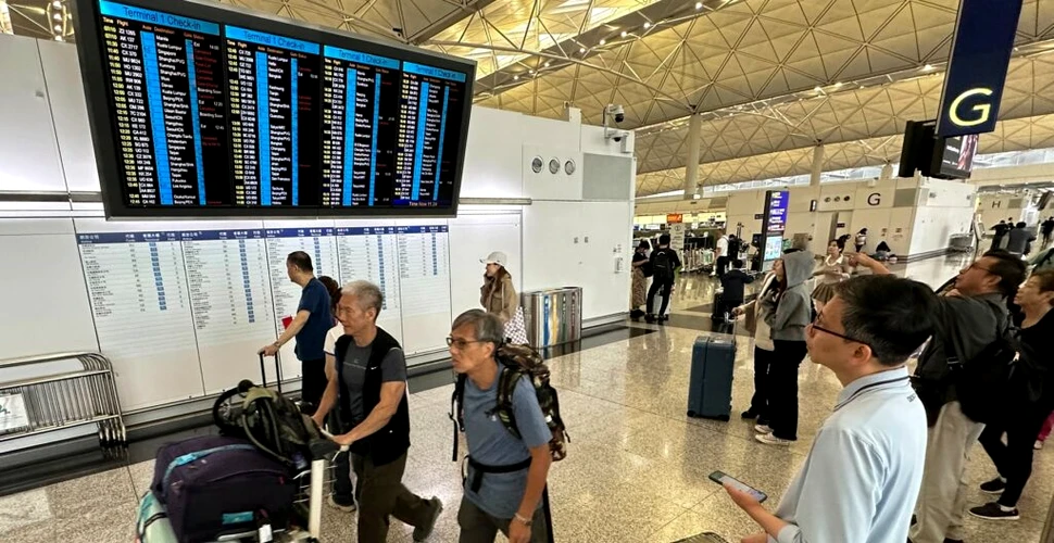 Un senator american, prins cu pistolul în servietă pe Aeroportul Internațional din Hong Kong