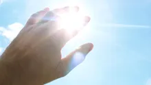 Radiațiile UV: Ce trebuie să știm pentru a ne proteja pielea și sănătatea