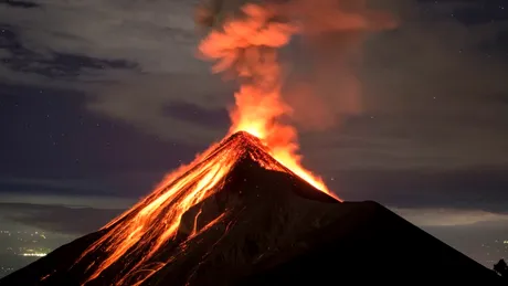 Oamenii de știință au aflat de ce erupțiile vulcanice creează gheață în atmosferă