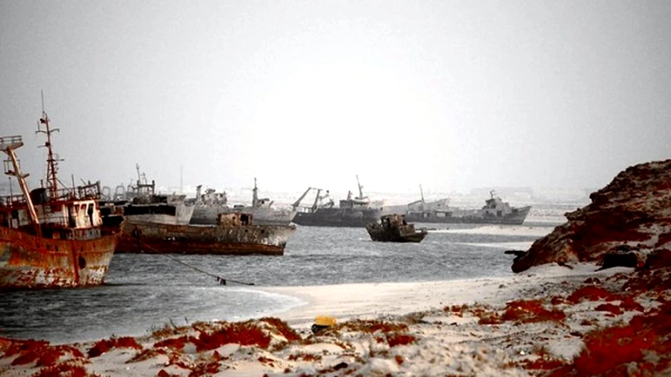 Cel mai mare (si sinistru) cimitir de epave se afla in Nouadhibou (FOTO)