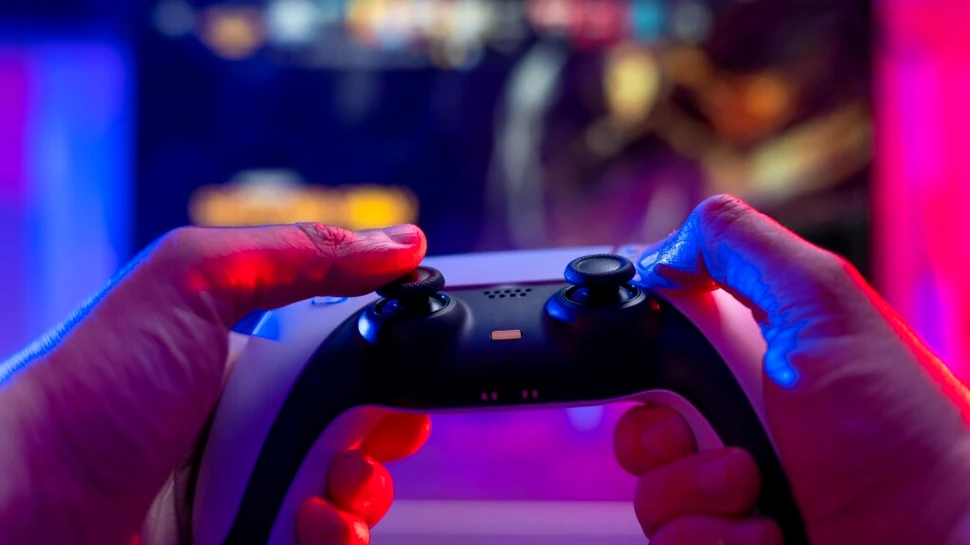 Studiu: jocurile video în exces pot afecta dieta, somnul și greutatea