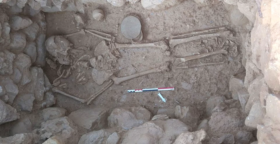 Arheologii au descoperit mormântul unei femei din perioada minoică