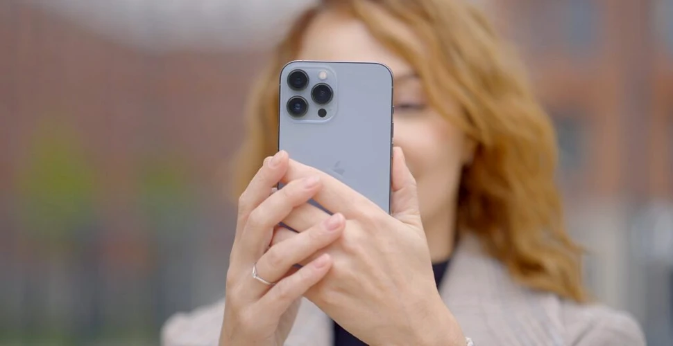 Adobe a lansat Photoshop pentru iPhone. Ce pot face utilizatorii?