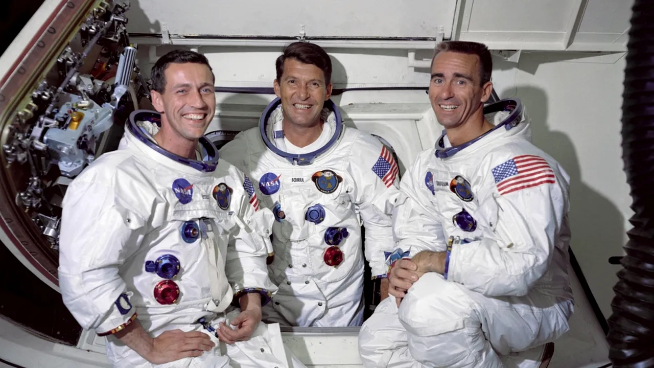 1-the-apollo-7-prime-crew-gpn-2000-001160 